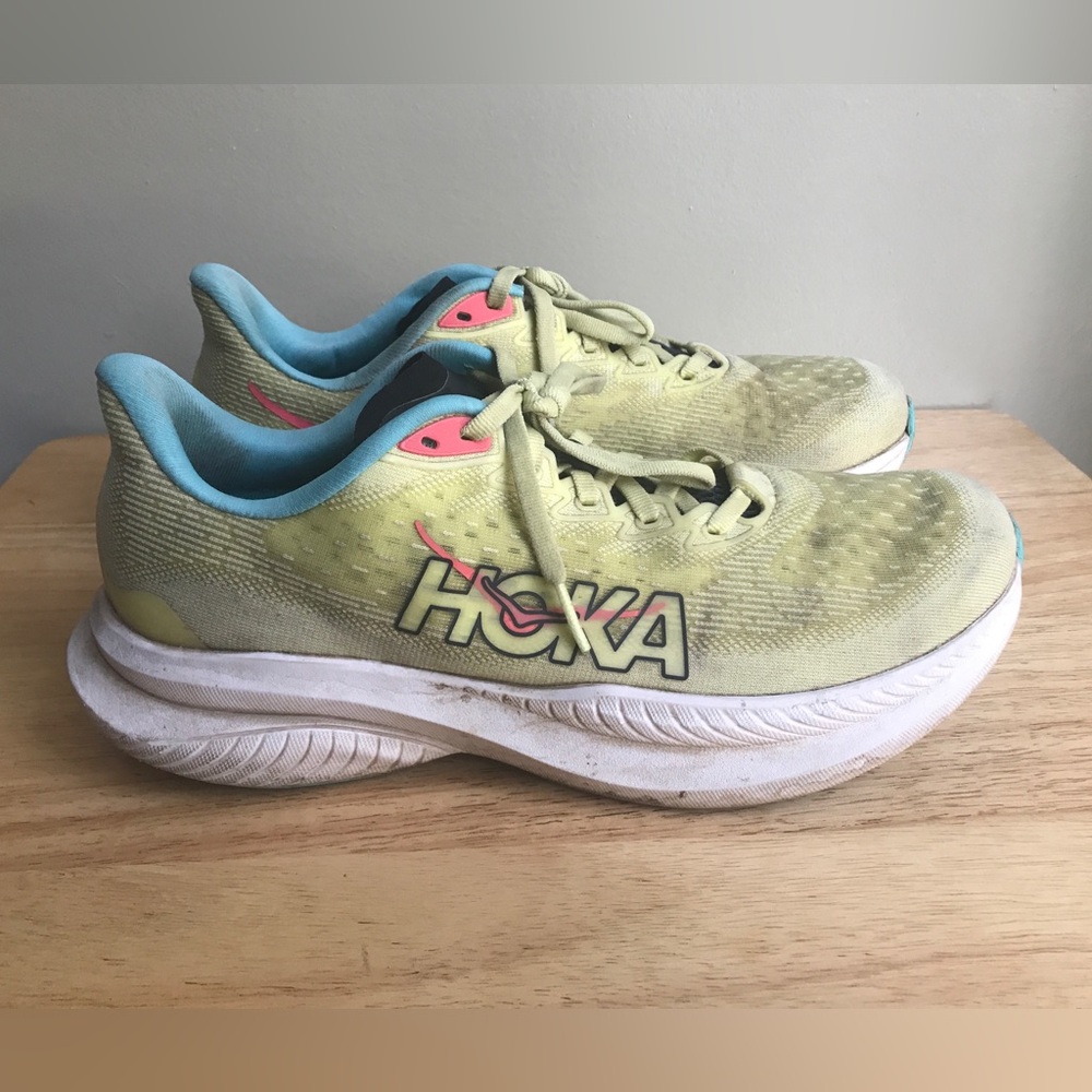 Hoka Womens Mach 6 Running Shoes Size: US 8.5B